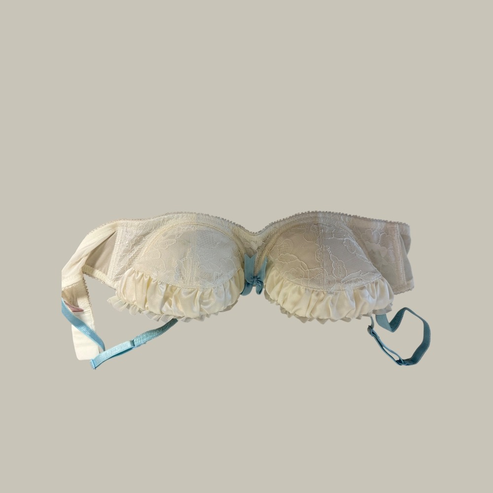 Jezebel White Lace Ruffle Balconette Bra Blue Straps 34C 12476 Coquette Vintage